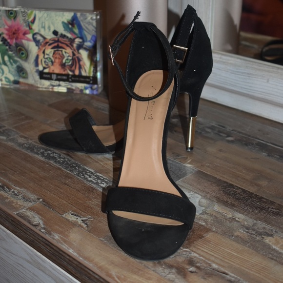 Heels - Picture 1 of 5